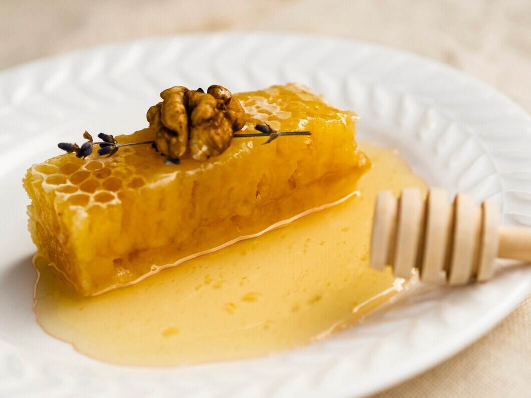 Is Eating Raw Honey Good for Your Skin?
