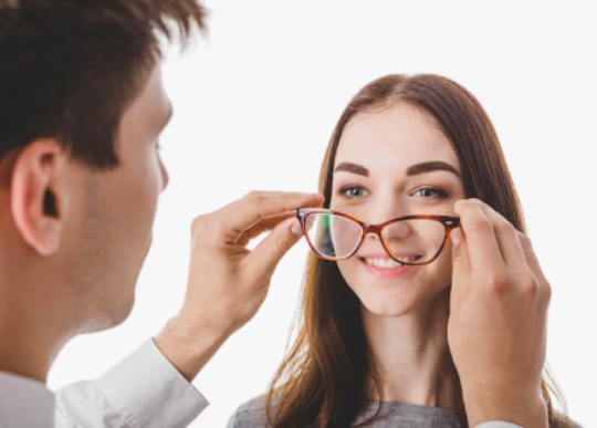 Common Eye Health Problems and How to Prevent Them Naturally