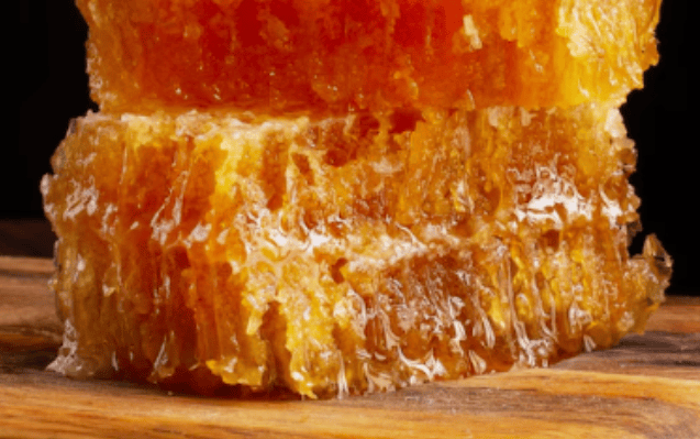 How Honey Helps Acne-Prone Skin
