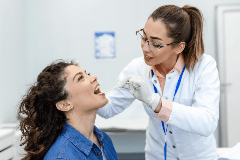 Oral Cancer Symptoms: Early Warning Signs You Shouldn’t Ignore